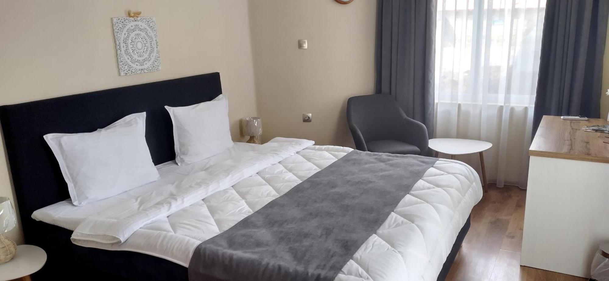 Victoria Family Hotel Balchik Exterior photo